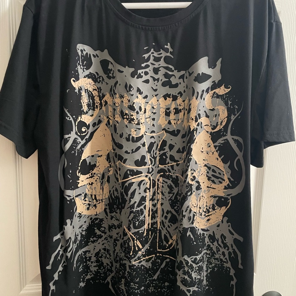ROMWE Black and Gold Graphic Tee